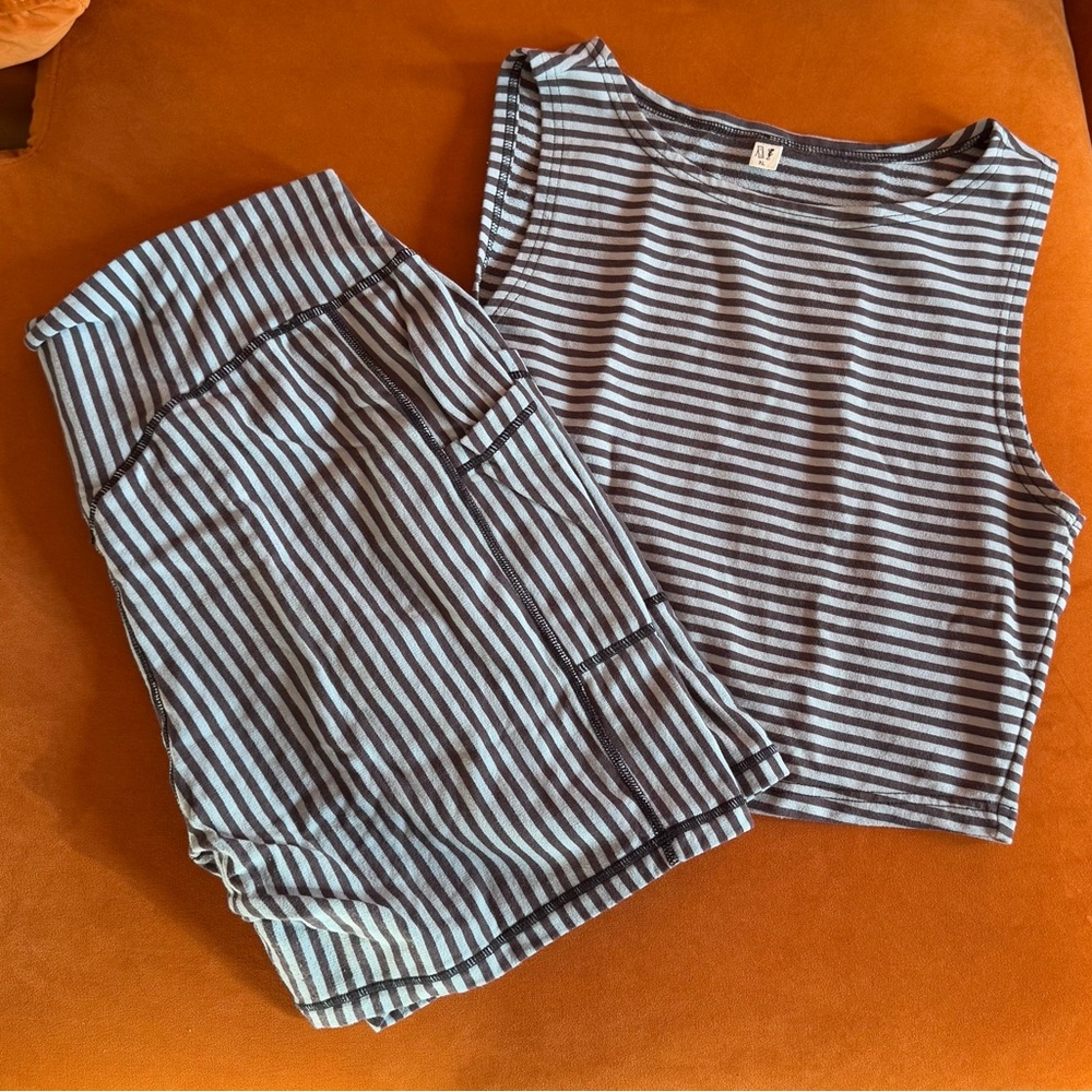 Fashion Brand Company Blue & Black Surf Stripe Workout Shorts size 2X EUC